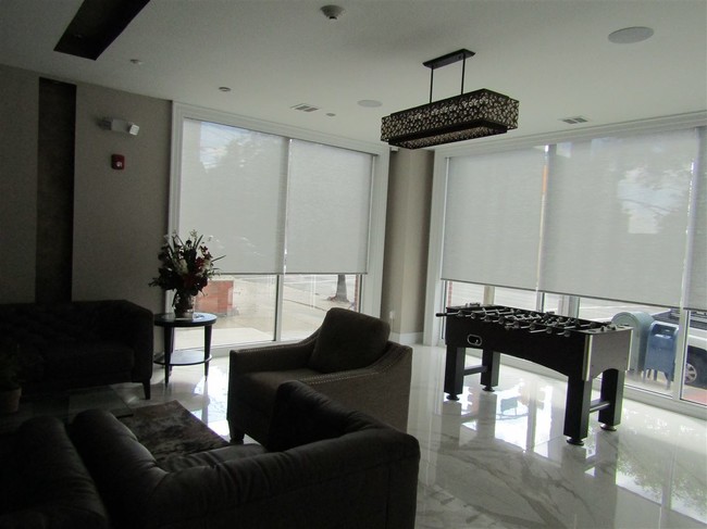 Foto del edificio - 3226 John F. Kennedy Blvd
