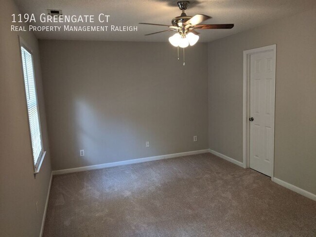 Foto del edificio - 119 Greengate Ct