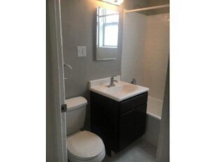 Building Photo - 3935 W Diversey Ave