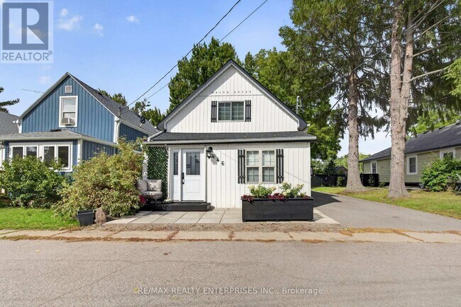 Photo du bâtiment - 446 Cambridge Rd W