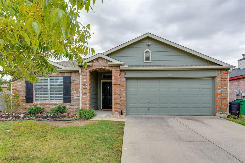 Foto principal - 3201 Bent Creek Dr