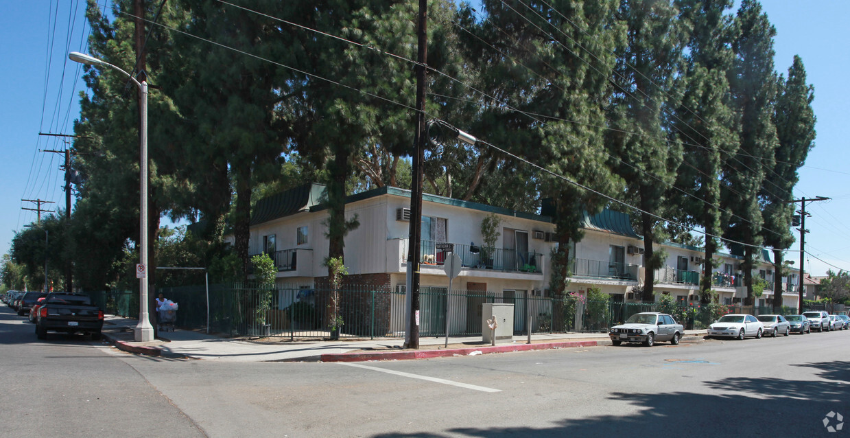 Primary Photo - Parthenia Apartments