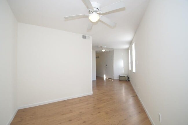 Building Photo - 2435 Grays Ferry Ave