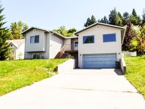 Building Photo - 643 Northwood Dr