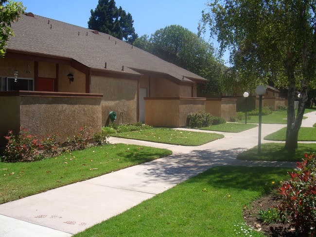 Building Photo - Park Elm Townhomes