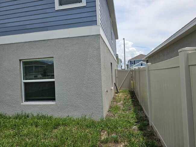 Building Photo - 2201 Aquifer Ln