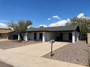 Building Photo - 3831 S Mitchell Dr