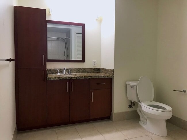 Foto del edificio - Convenient Kakaako living! 1/1/1