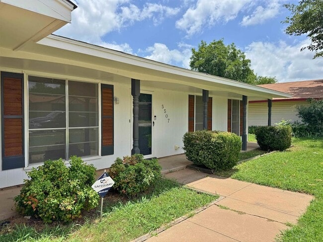 Building Photo - 5507 Hooper Dr