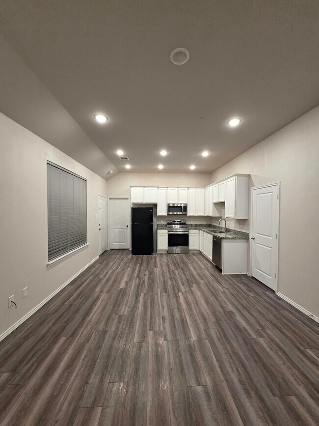 Foto del edificio - 11726 White Cedar St