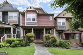 Building Photo - 423 Royal Cres Ln E