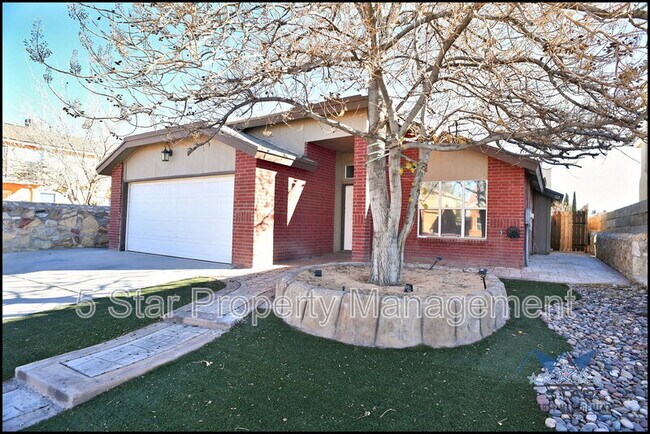 Building Photo - 3020 Tierra Mina Dr