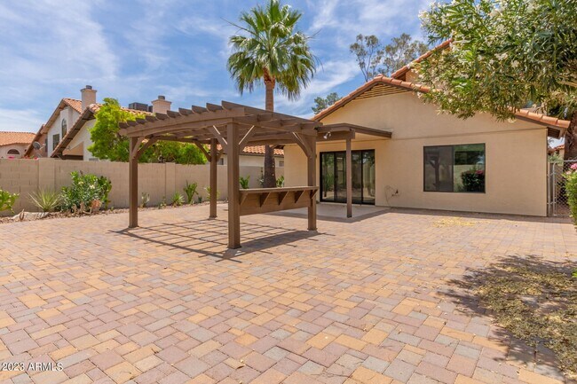 Foto del edificio - 5906 E Juniper Ave