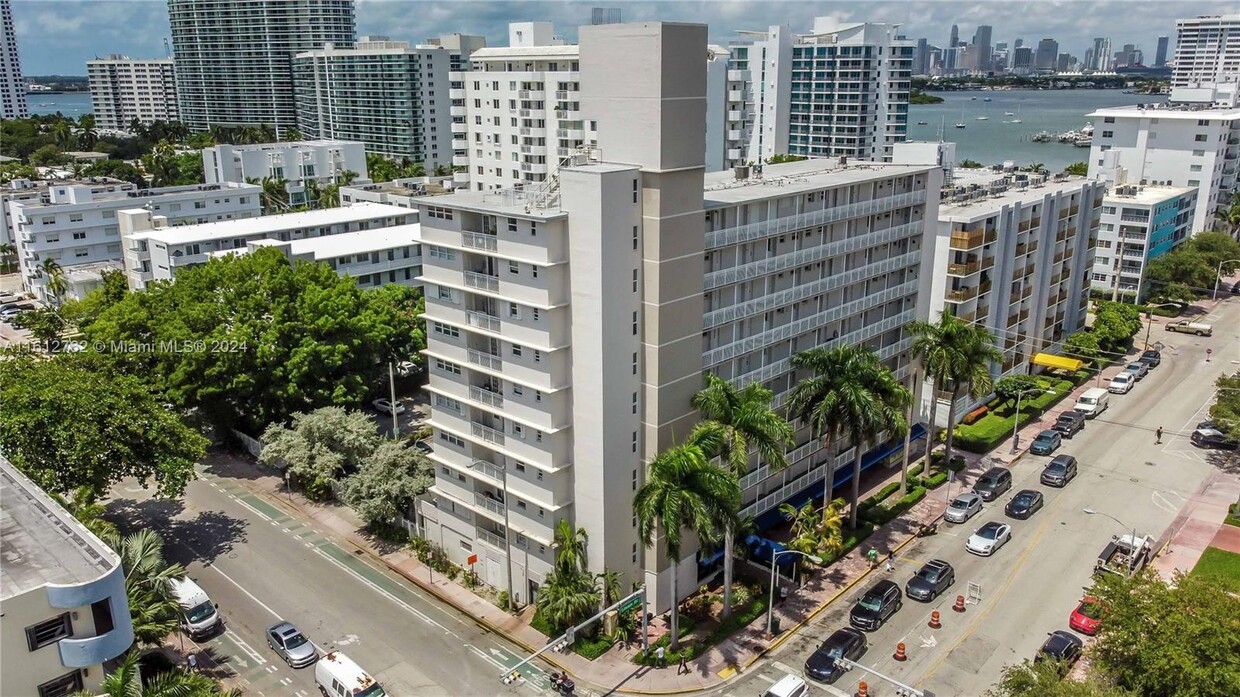 Foto principal - 1300 Lincoln Rd