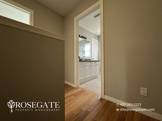 Building Photo - Spacious 4-Bedroom Freehold Townhouse with Private Garage & Backyard in Waterloo