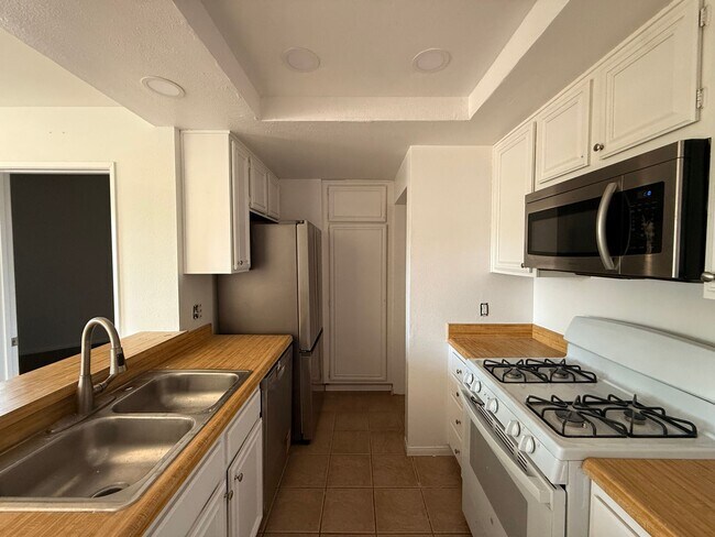 Foto del edificio - Charming 3BR/2BA Spring Valley Residence w...