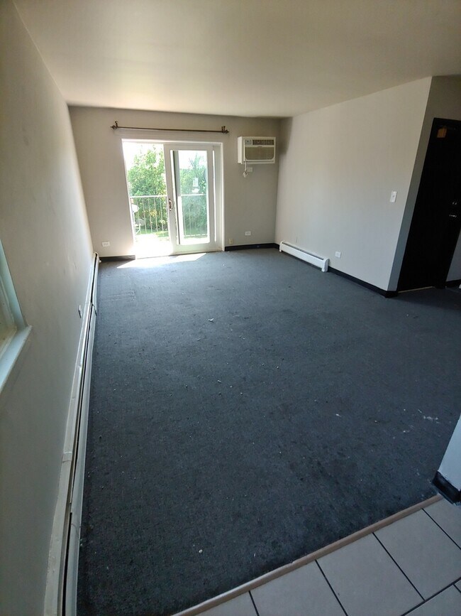Building Photo - 701 Spruce Ct