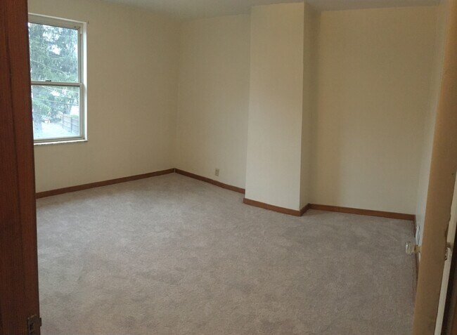 Bedroom 2 - 527 Locust St