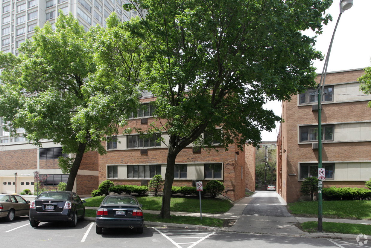 Building Photo - Claret House