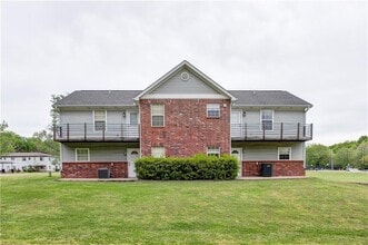 Building Photo - 806 W Tahlequah St