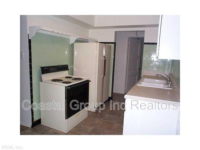 Building Photo - 4733 Adler Ave