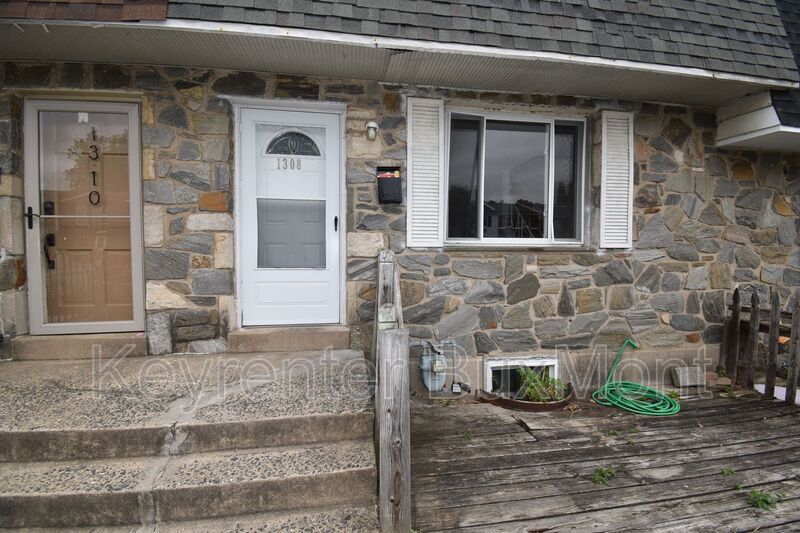 Primary Photo - 1308 Harshaw Rd