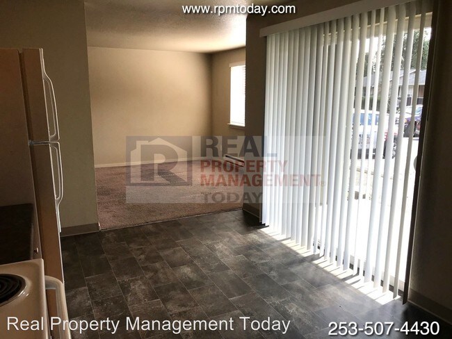 Building Photo - 2064 E 56th St