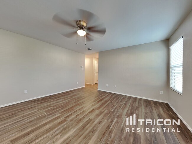 Foto del edificio - 505 Autumnwood Way