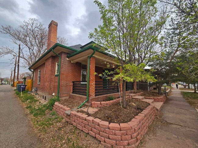 Photo - 719 W 1st Ave House