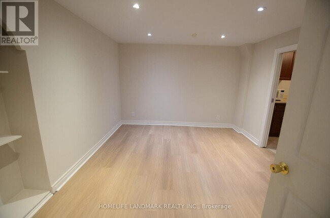 Photo du bâtiment - 259 McNicoll Ave