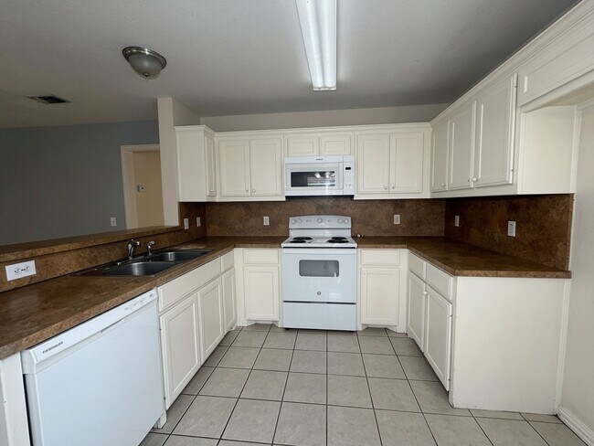 Foto del edificio - 931 Farmington Rd