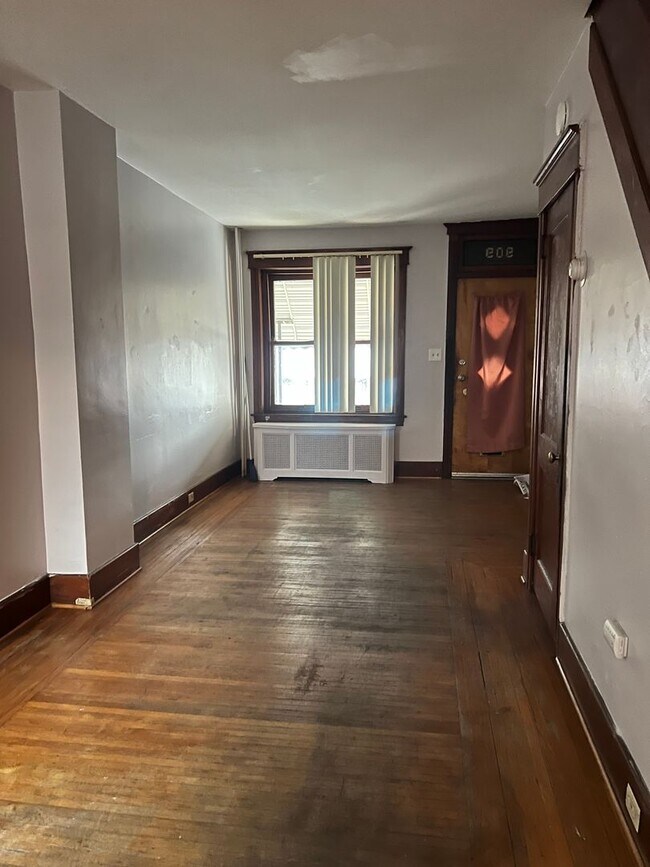 Foto del edificio - Reading 3 BR Townhome For Rent