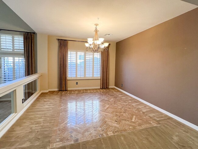 Foto del edificio - Stunning 5 bed/ 3.5 Bath in Pleasant Valley