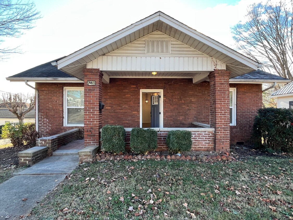 701 Mulberry St, Loudon, TN 37774 House Rental in Loudon, TN