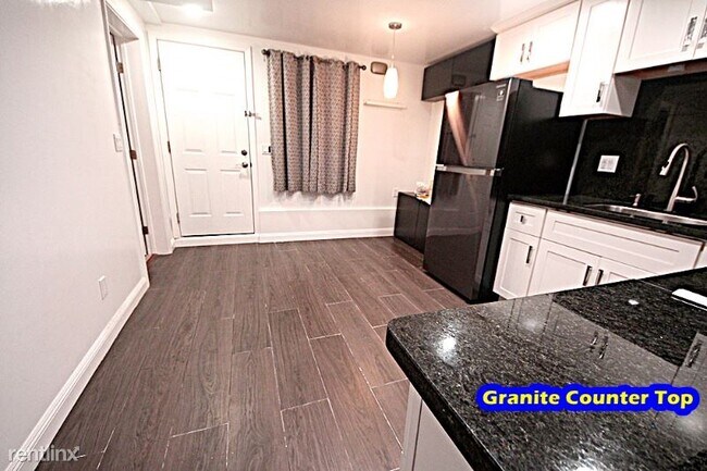 Foto del edificio - 2 br, 2 bath House - 668 BELLHAVEN AVENUE