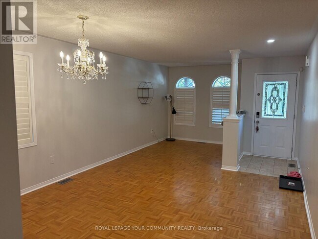 Building Photo - 146 Hollywood Hill Cir