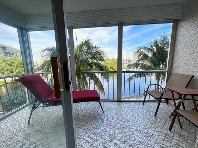 Foto del edificio - 3030 Marcos Dr