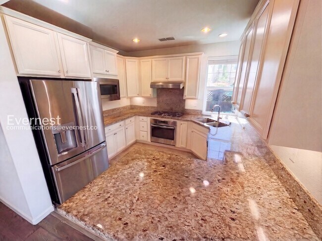 Foto del edificio - 3206 Vittoria Loop