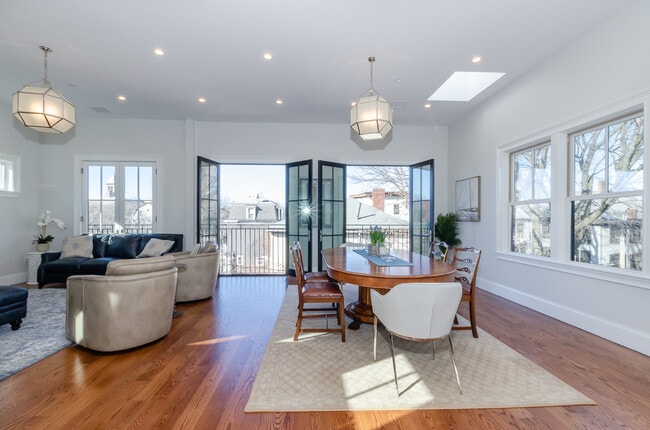 Large French doors open for westerly breezes. - 43 Essex St
