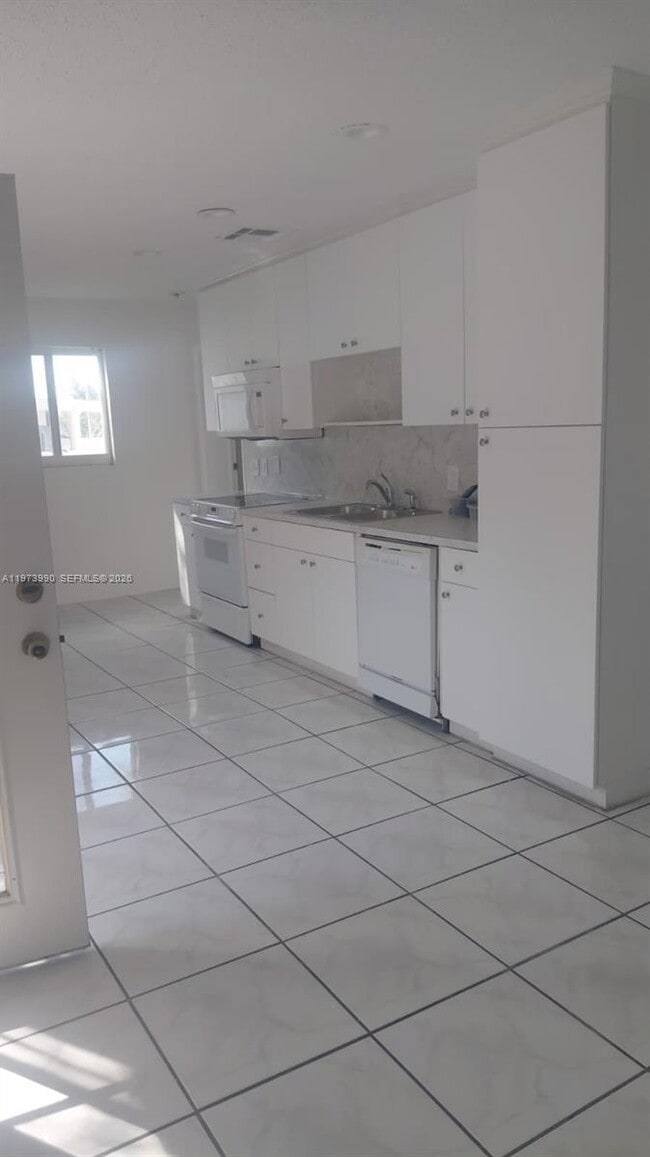 Foto del edificio - 6444 Dawson St