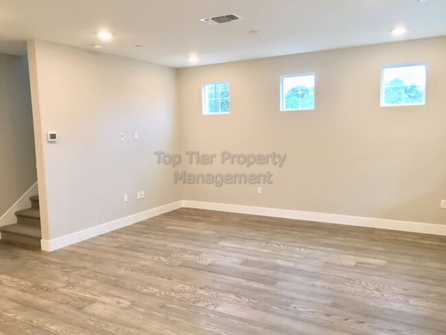 Building Photo - Spectacular 3 Bd.2.5 Ba single-family hous...