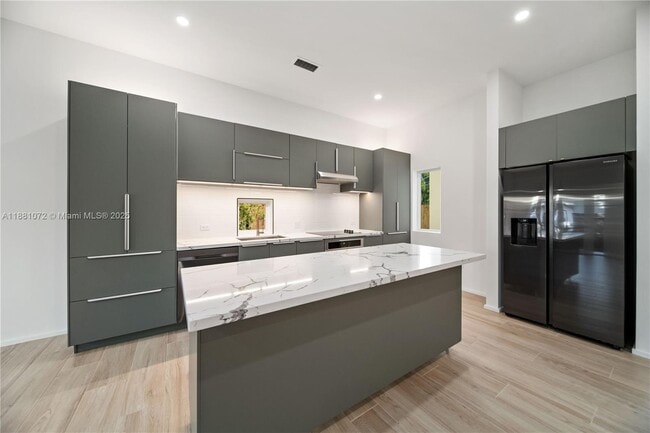 Foto del edificio - 3437 NW 9th Ct