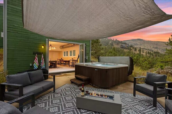 Foto del edificio - 6186 Sunshine Canyon Dr