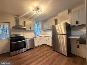 Building Photo - 3503 Leverton Ave