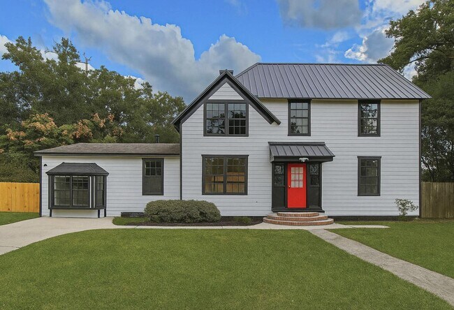 Building Photo - 512 Mason Ave