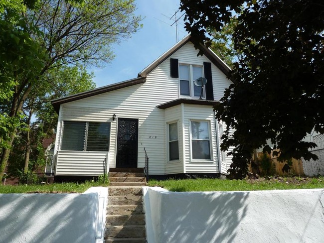 Foto del edificio - 819 Baxter St. Se