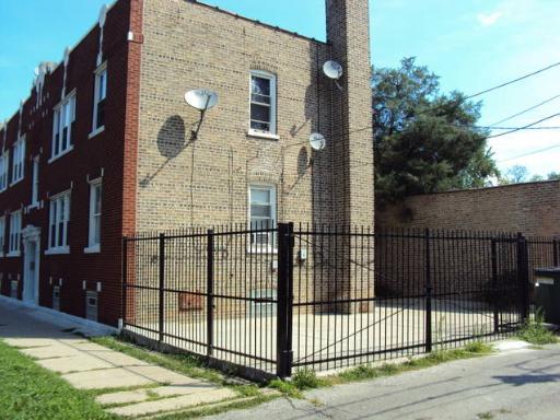  - 1319-1323 N Lamon Ave