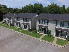 Building Photo - 439 Oak St
