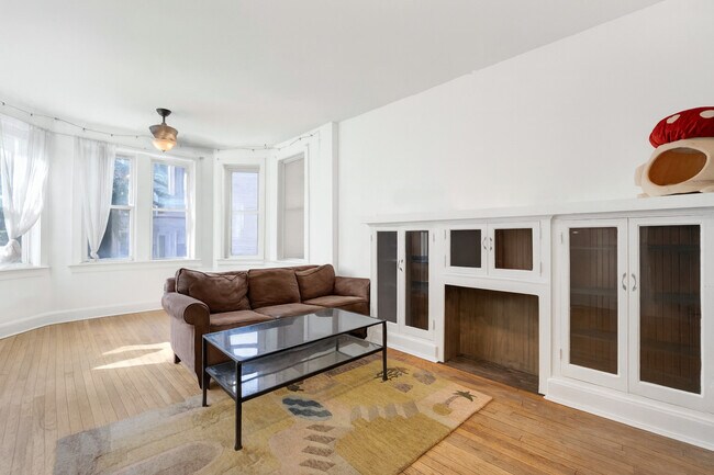Foto del edificio - 2638 W Haddon Ave