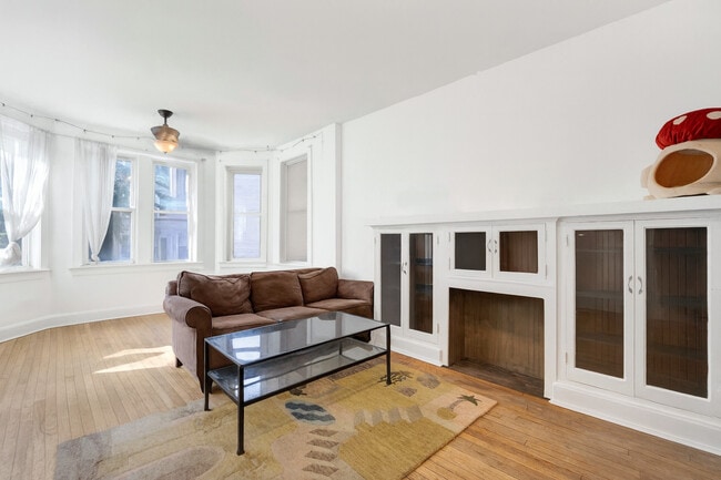 Building Photo - 2638 W Haddon Ave